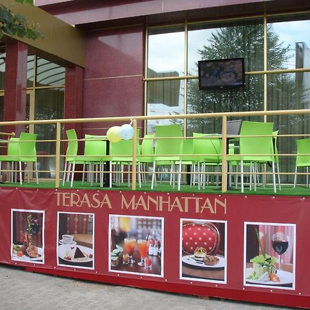 Manhattan Hotel & Restaurant Chisinau Luaran gambar