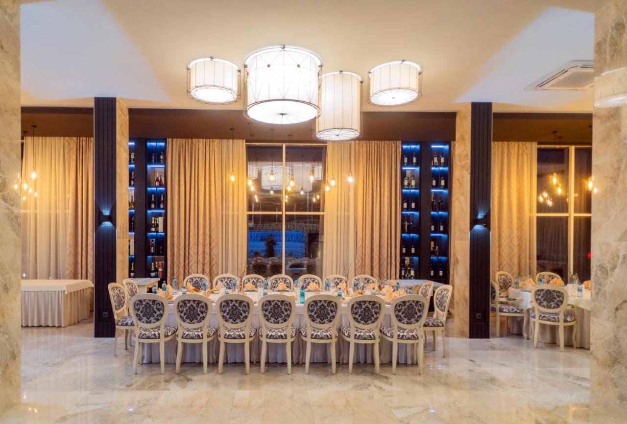 Manhattan Hotel & Restaurant Chisinau Luaran gambar