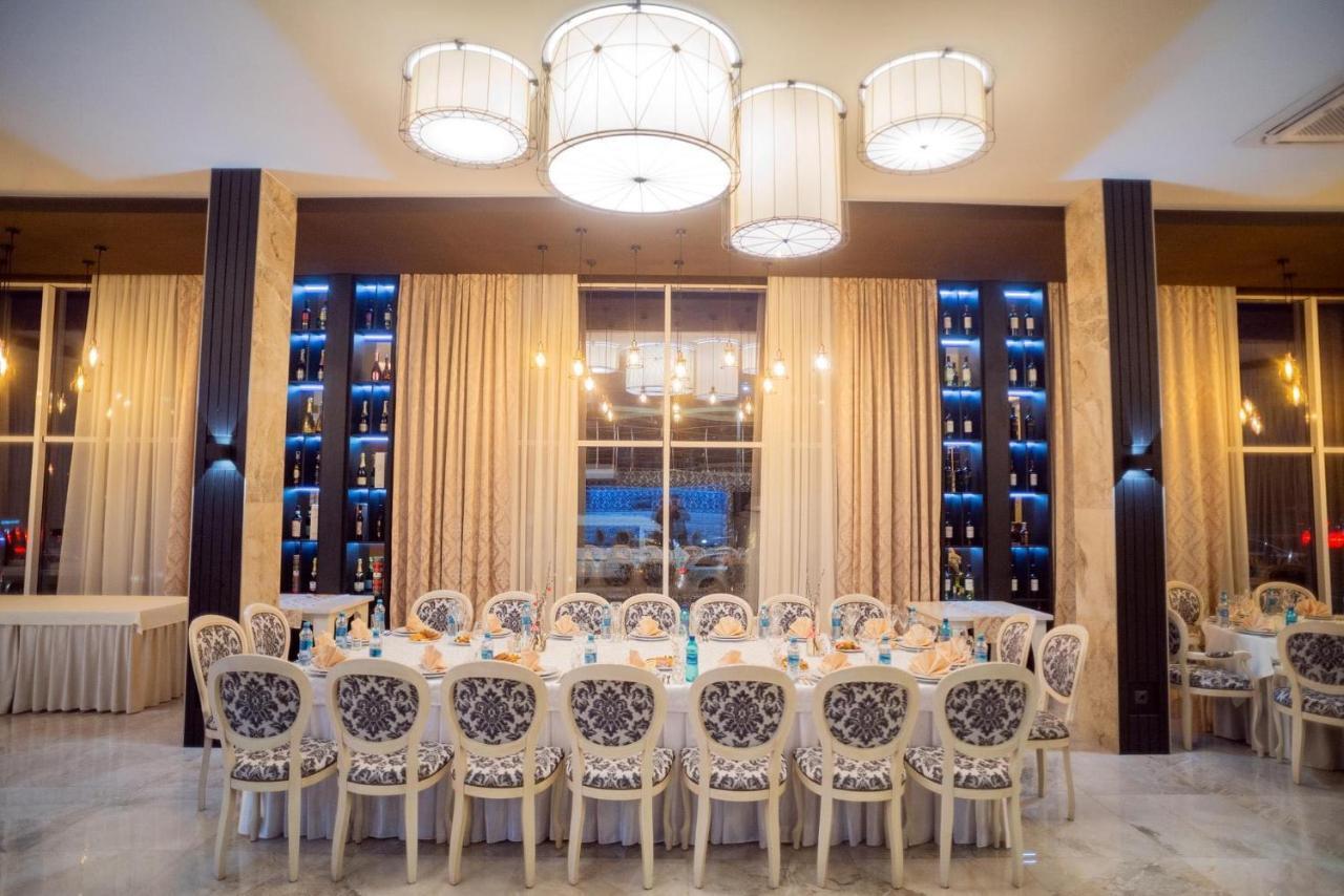 Manhattan Hotel & Restaurant Chisinau Luaran gambar