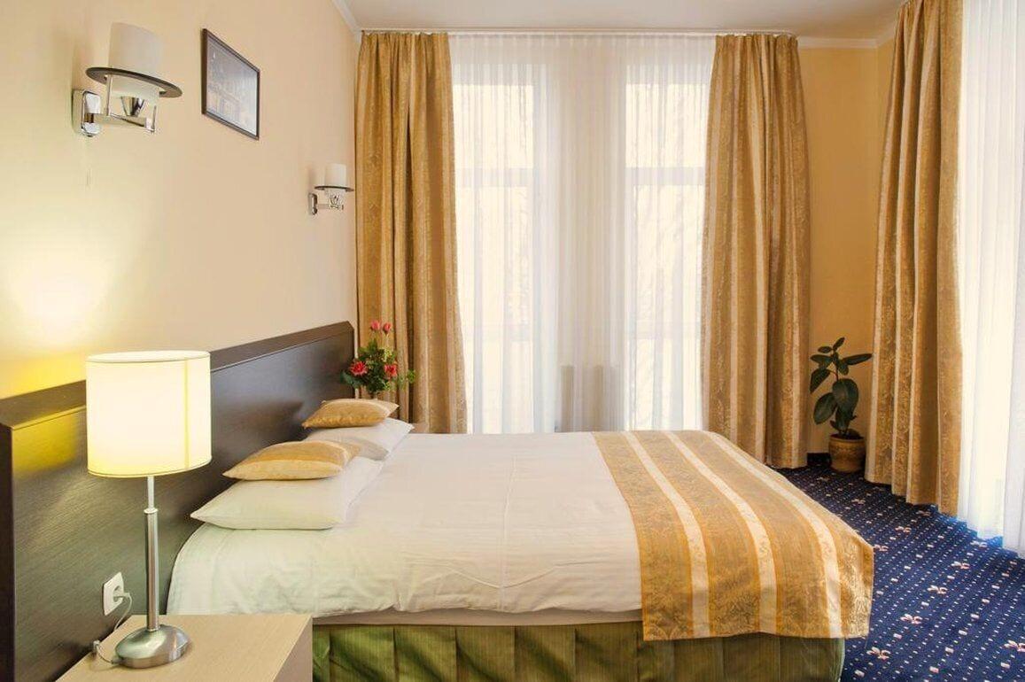 Manhattan Hotel & Restaurant Chisinau Luaran gambar