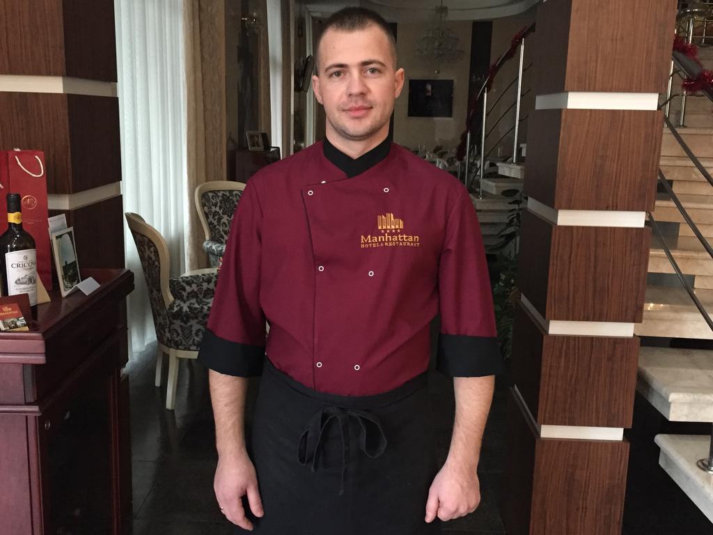 Manhattan Hotel & Restaurant Chisinau Luaran gambar