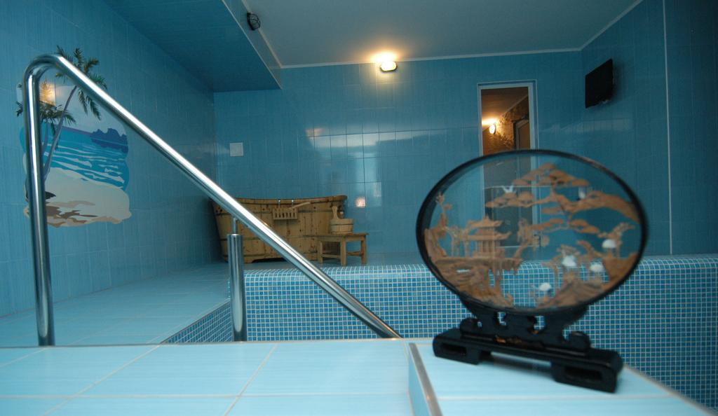 Manhattan Hotel & Restaurant Chisinau Luaran gambar