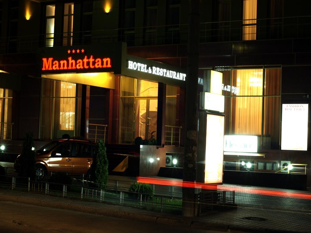 Manhattan Hotel & Restaurant Chisinau Luaran gambar