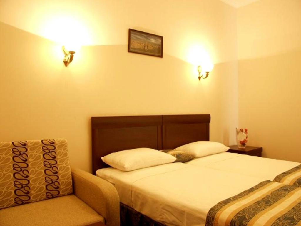 Manhattan Hotel & Restaurant Chisinau Luaran gambar